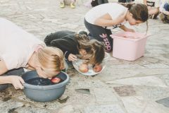 Apple-Bobbing-10